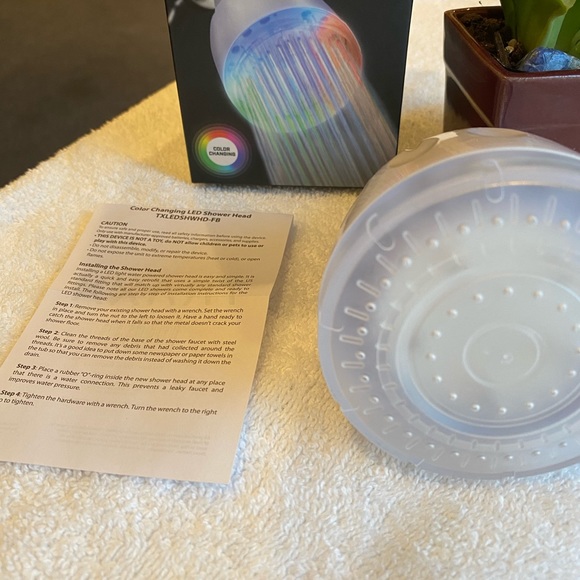 LED Color Changing Shower Head 🚿 - Picture 6 of 6